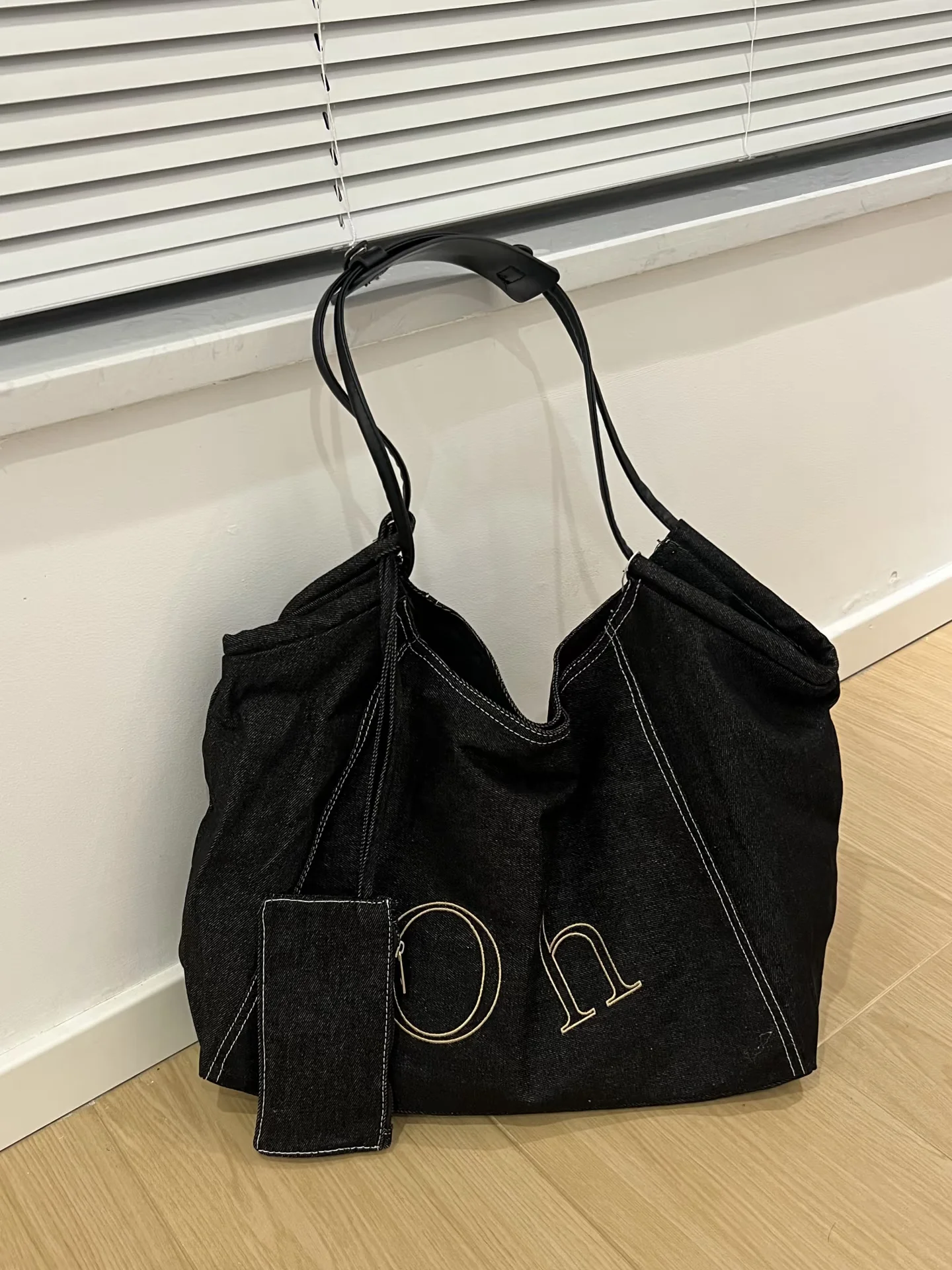 Retro Korean Style Large Capacity Denim Tote Bag Women's 2026 New Casual Embroidery Single Shoulder Underarm Bag Commuting