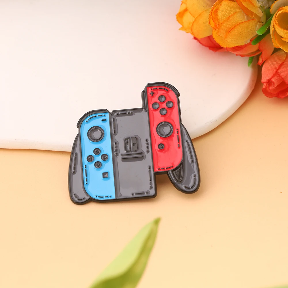 3pcs/set Game Handle Shape Brooch Badge Clothing Decoration Lapel Pin Backpack Jewelry Alloy Accessories Gift For Friends
