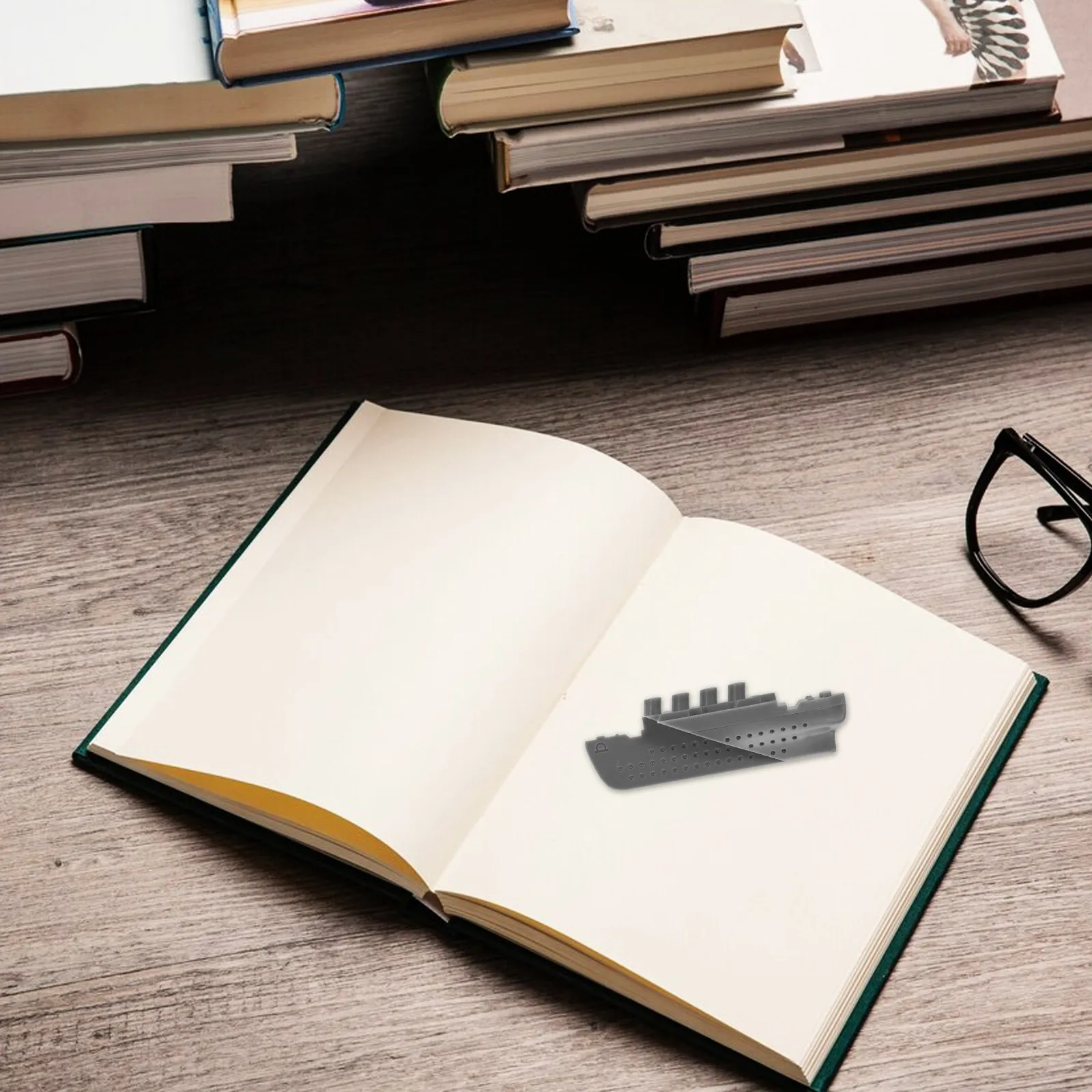 Ship Modeling Bookmark Premium ABS Construction Elegant Classic Color Reading Bookmark Ornament for Desk Shelf Library Holiday