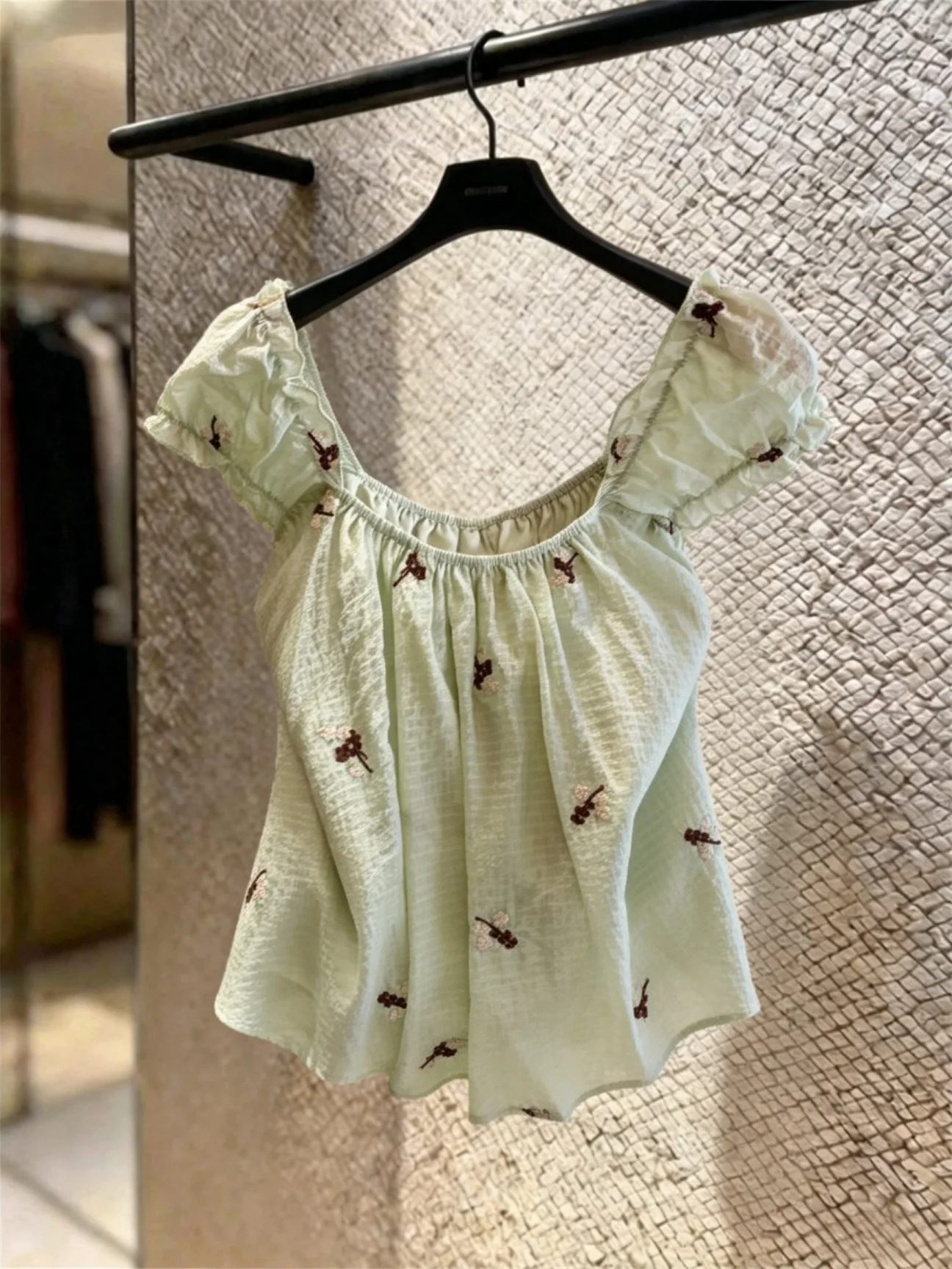 

Sweet Girl Style Embroidered Doll Top Sleeveless Vest Women's Summer Anti-Aging Upper Apparel High-End Women's Fashion