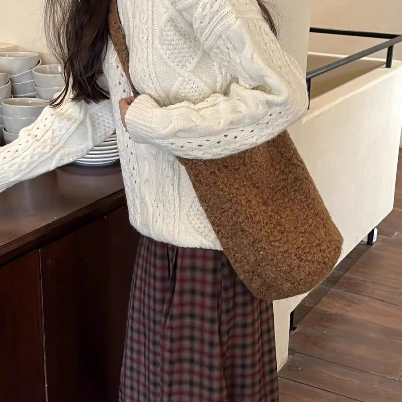 Korean Fluffy Wool Caramel Color Women Shoulder Crossbody Bag Vintage Simple Bucket Bag Y2k Bolsos Para Mujer