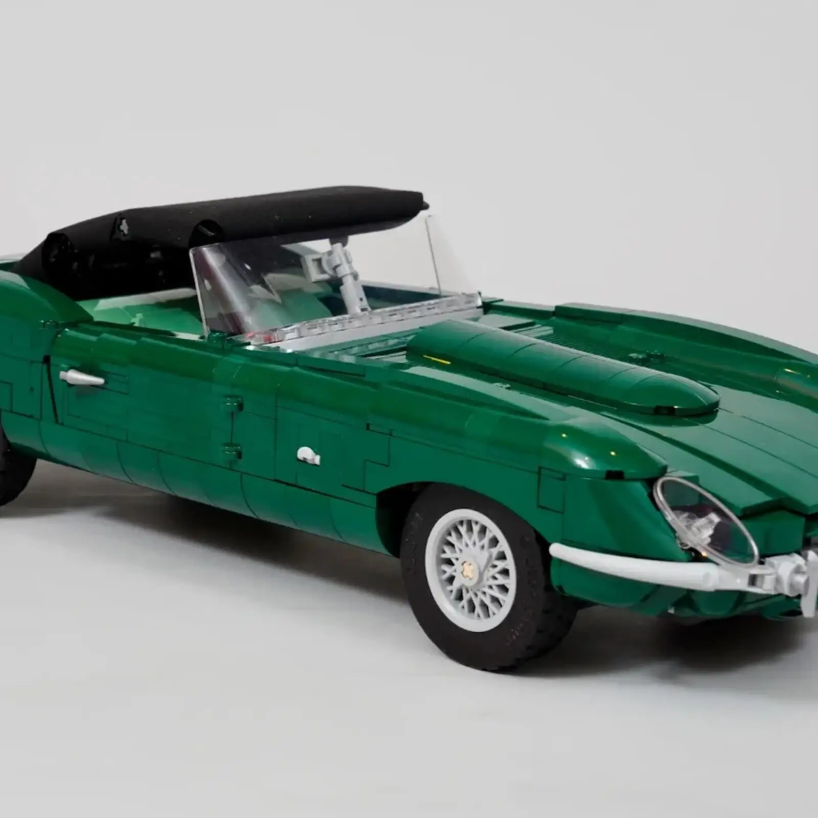 hot-deals-technical-british-green-sports-car-type-e-building-blocks-display-model-collector's-edition-2026-new-gifts-adults