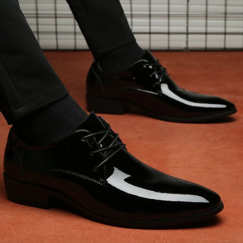 

Черные яркие модельные туфли с острым носком, мужские элегантные и классические кожаные не повседневные офисные деловые туфли 39, социальная обувь для мужчин