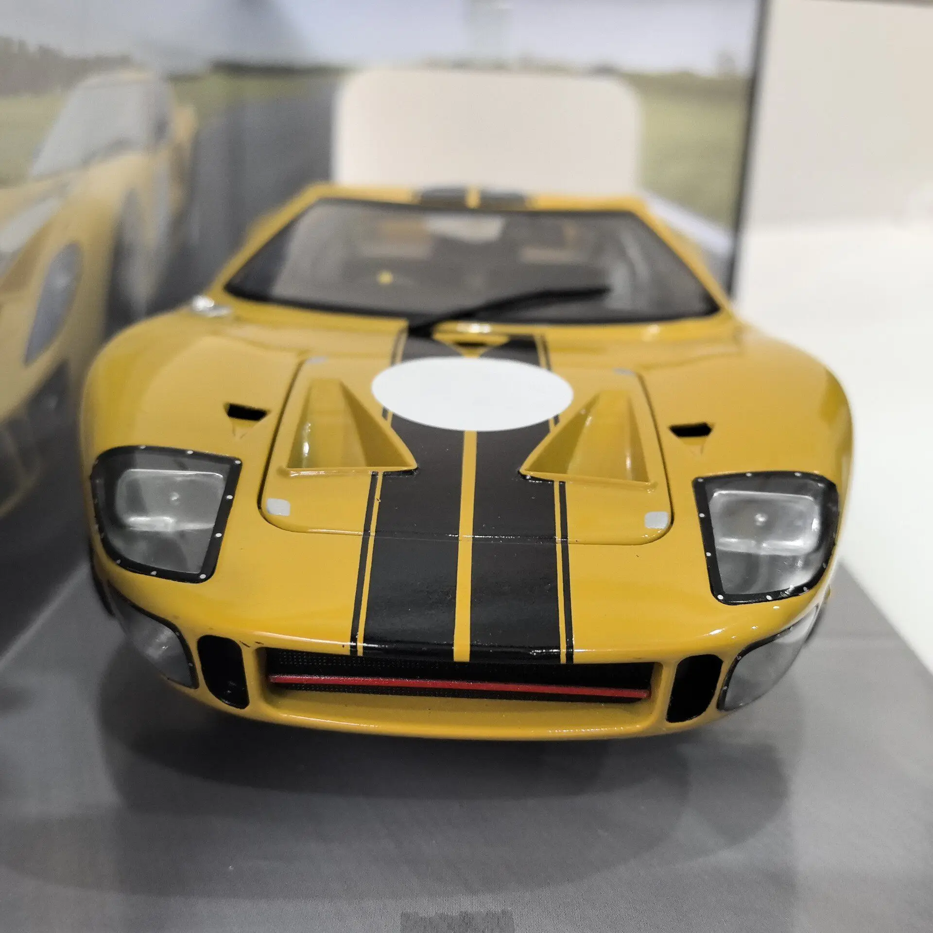 Diecast SOLIDO 1/18 Scale FORD GT40 Racing U1 Alloy Car Model view 6