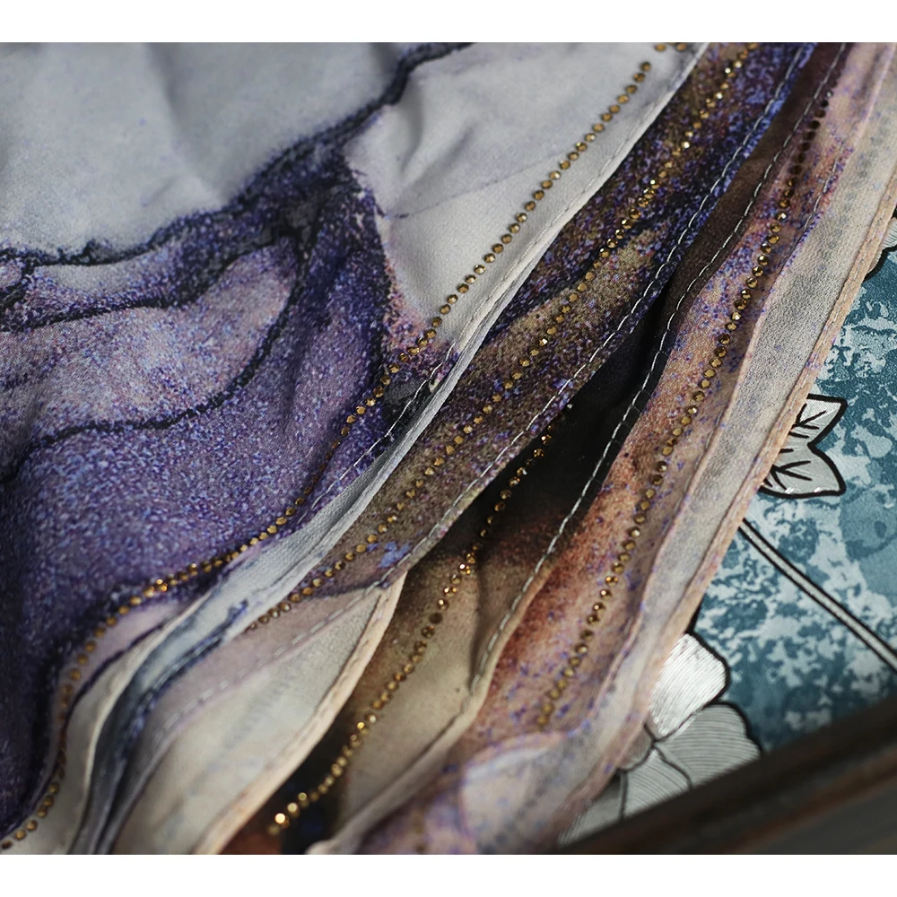 حجاب ذو تأثير رخامي أنيق - زخرفة حجر الراين المتلألئة على شيفون زبداني ناعم، تصميم ألوان مائية باللون الأزرق والأرجواني والبني #4