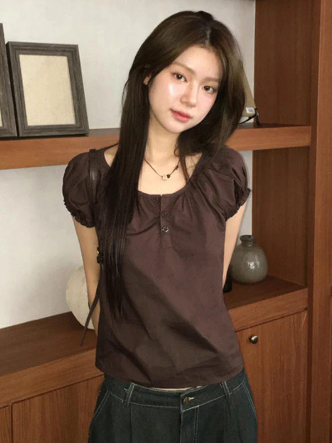 Romore 韓国風レトロ T シャツ バブルスリーブ プリーツ ラウンドネック ブラウン T シャツ ボタン カジュアル 多用途 トップス レディース ファッション