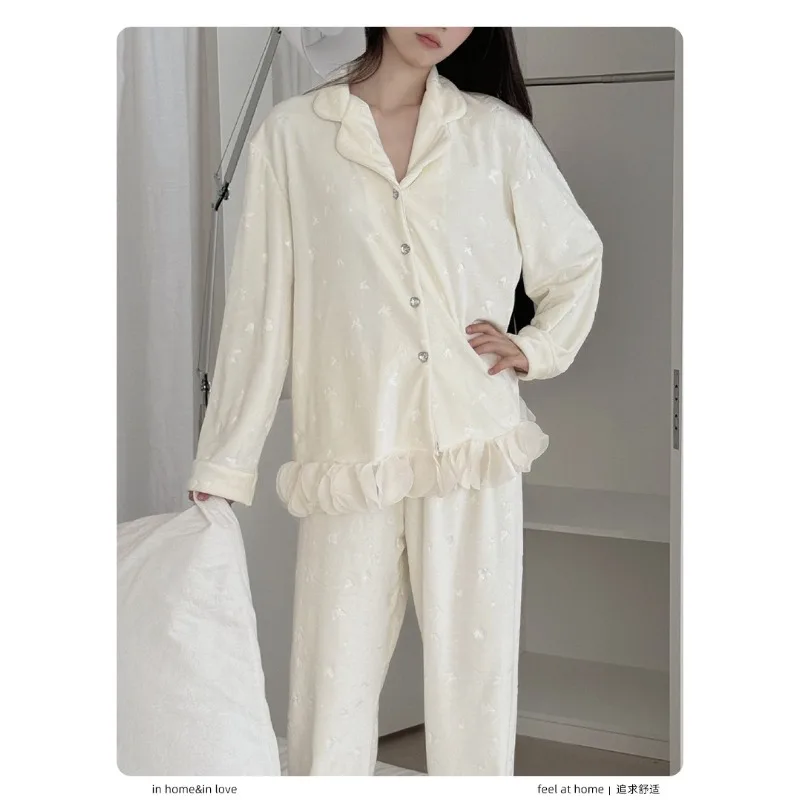 طقم بيجامات مخملية على شكل جزيرة كورية مزدوجة الجوانب للخريف والشتاء بأكمام طويلة مع طية صدر السترة مناسبة للاستراحة في الأماكن المغلقة والخارجية