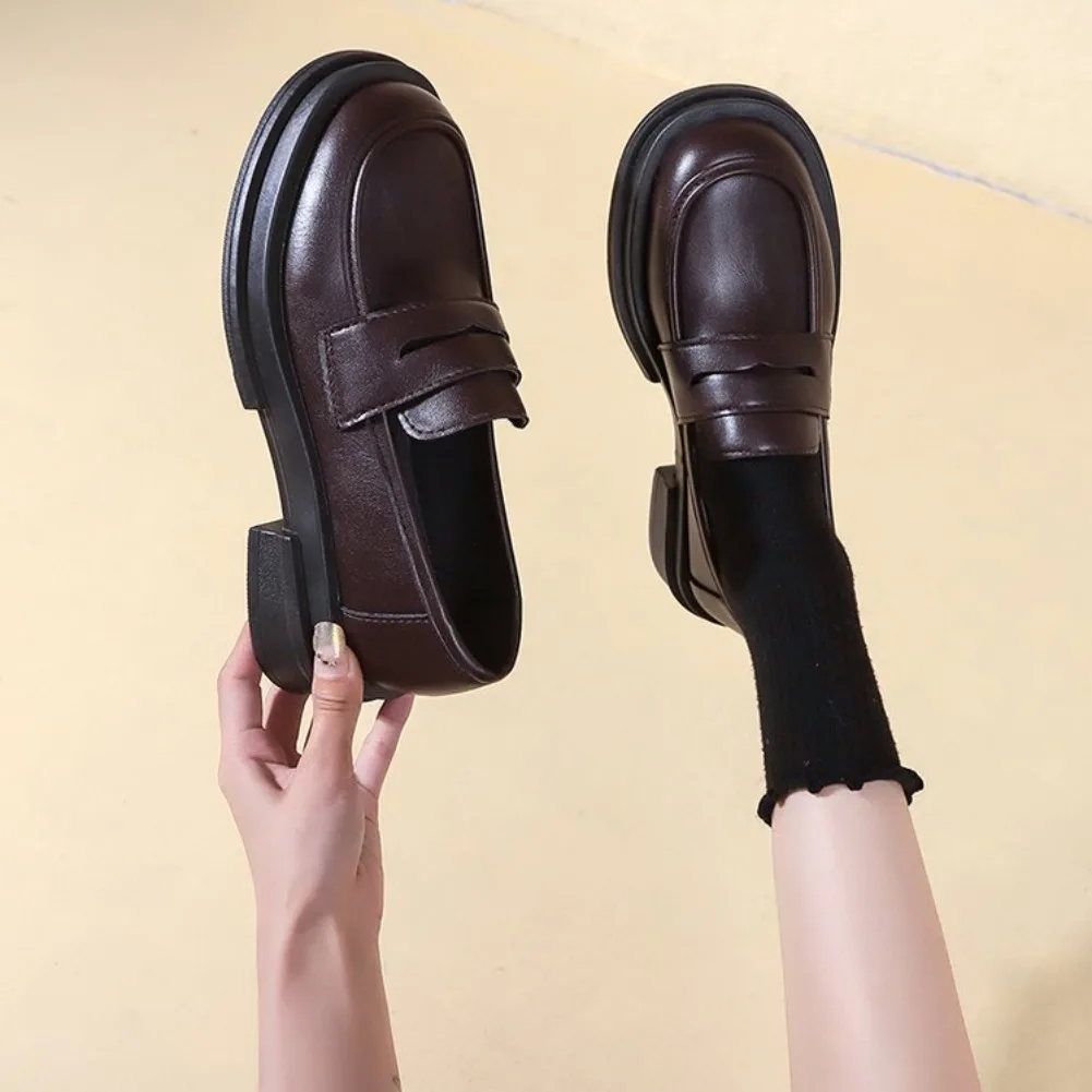 2026 Neue japanische College-Studentenschuhe im Cosplay-Lolita-Stil für Damen/Mädchen – Modische schwarze/kaffeebraune Uniform-Plateau-Schuhe – Detail 9