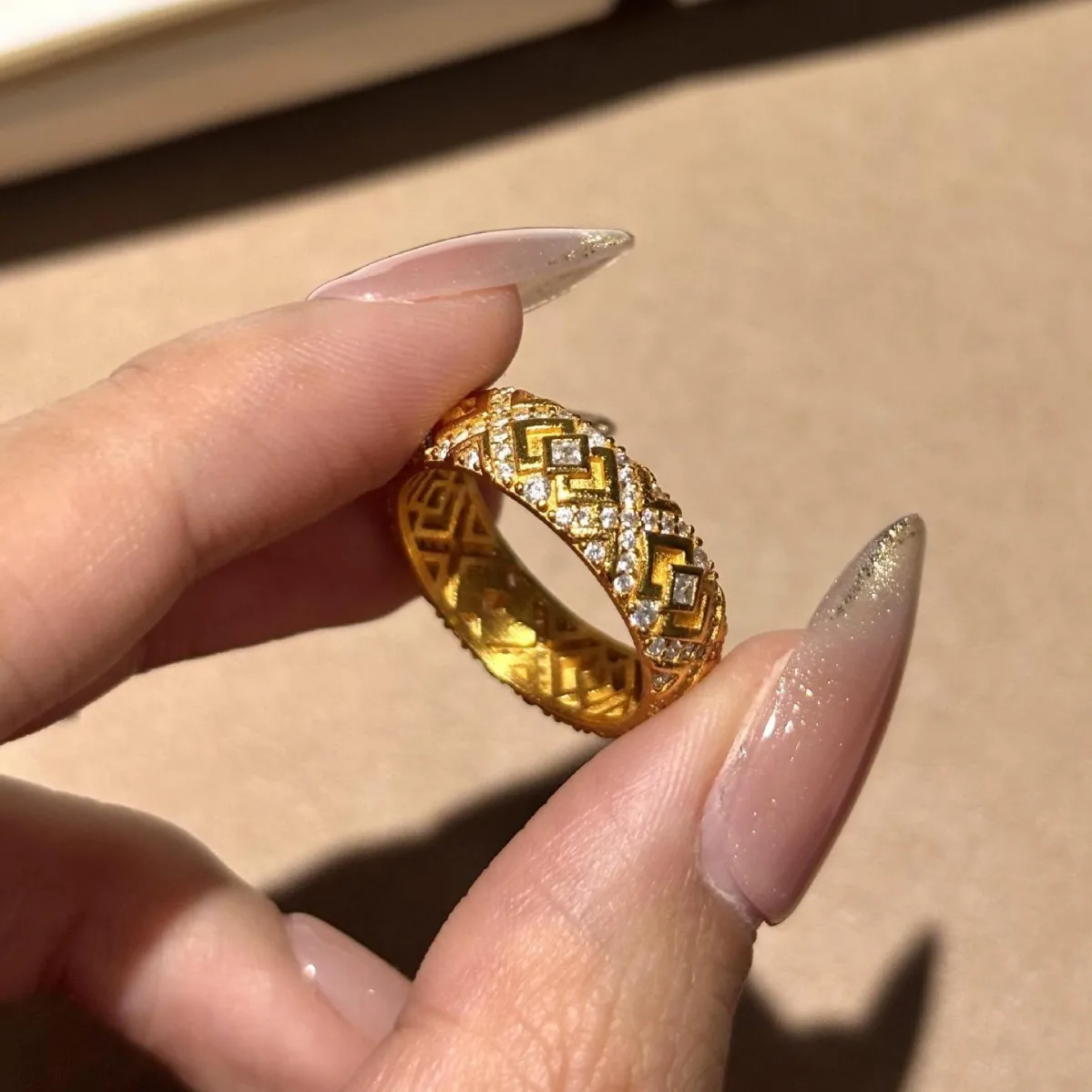 

Classic trend inlay diamond Fangsheng pattern ring light luxury fashion court style rings for women exquisite banquet jewelry
