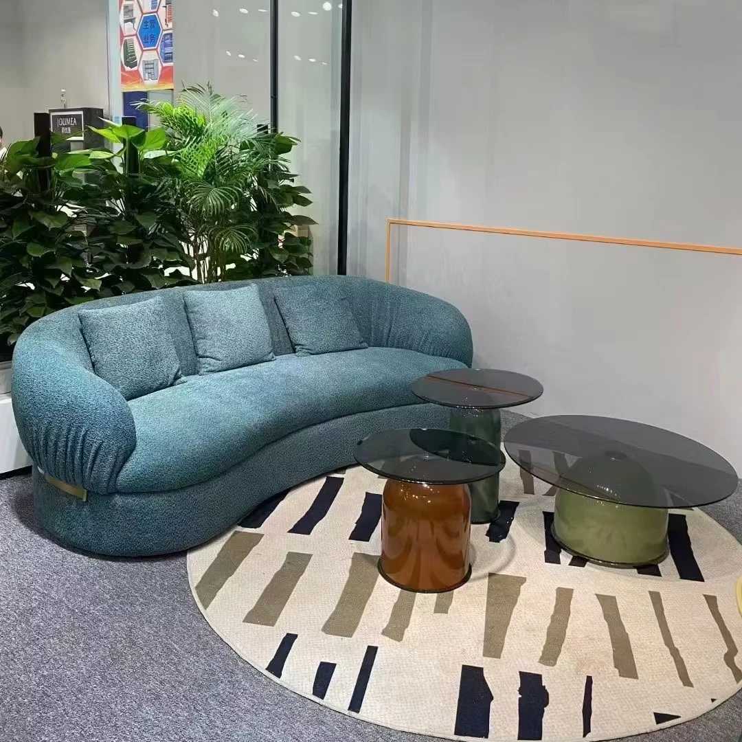 

Мягкий трехместный диван для отдыха, подходит для гостиной виллы, спортзала, мастерской, с изогнутым дизайном.