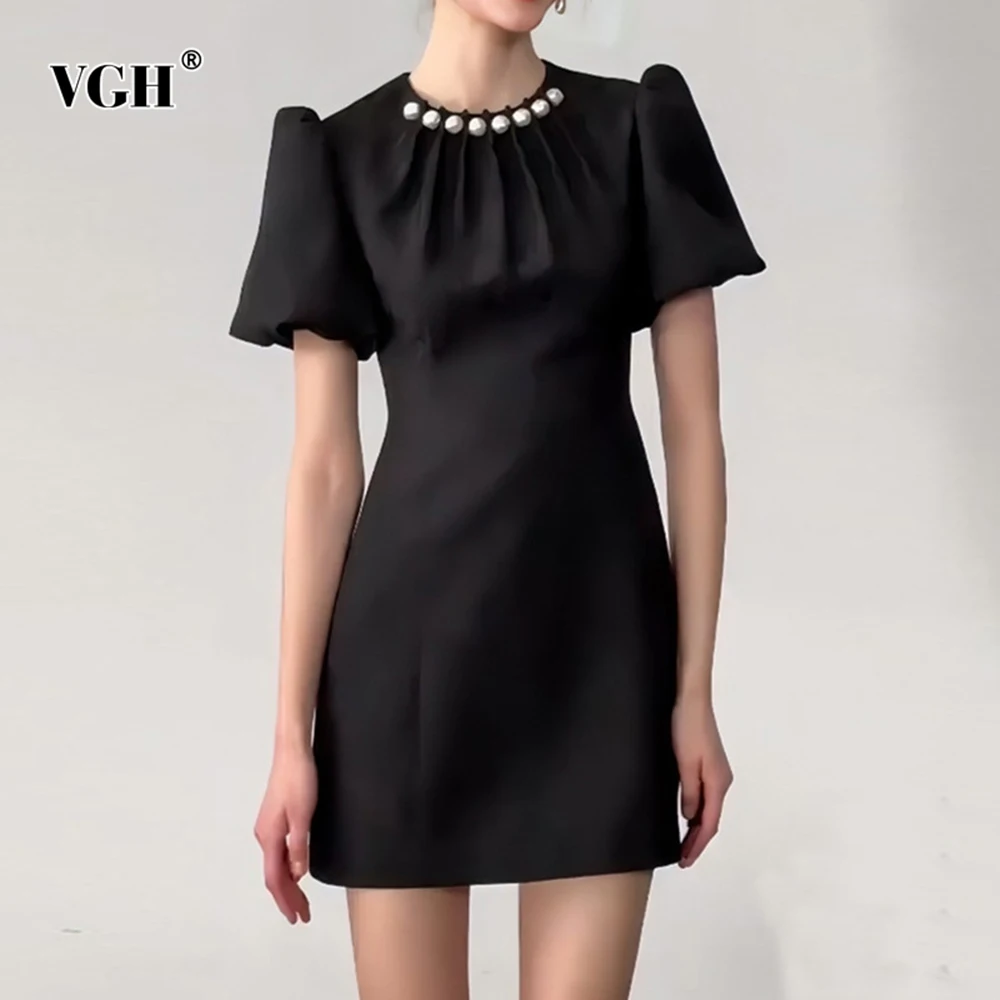 

VGH French Style Designer Solid Spliced Pearl Mini Dresses For Women Round Neck Short Sleeve High Waist Sweet Dress Female New