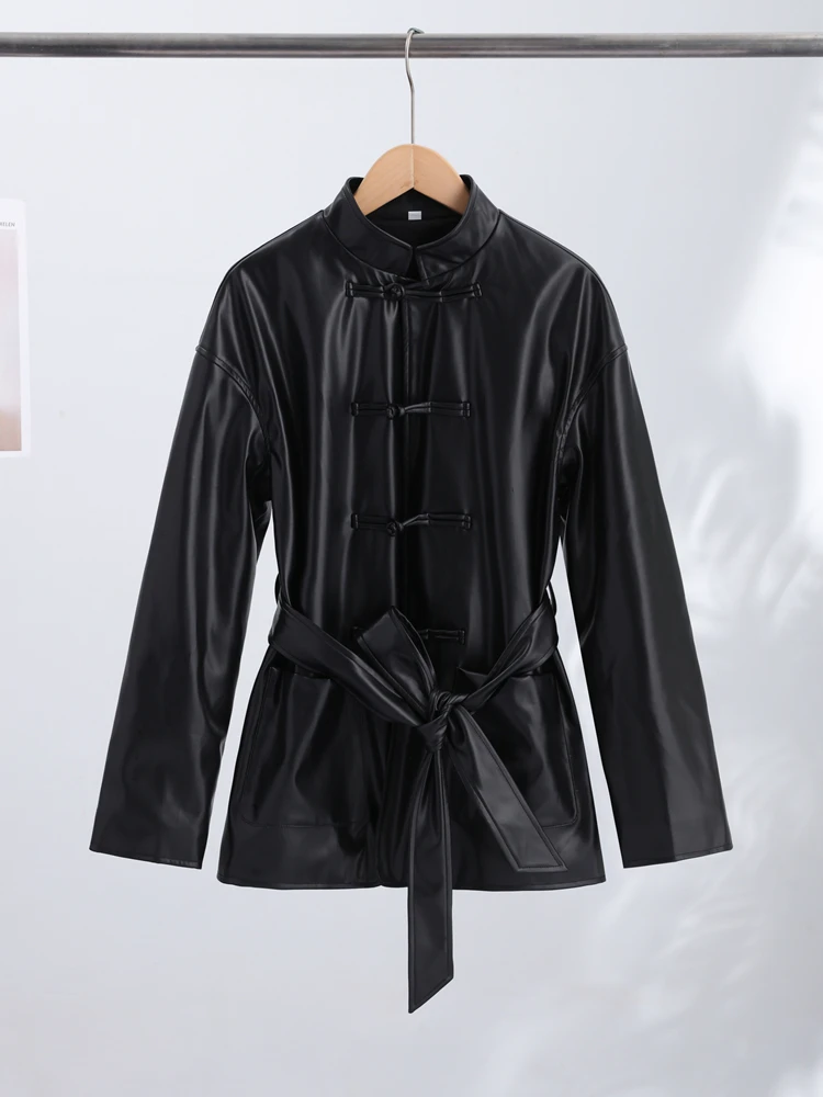 Damen Kunstlederjacken mit Stehkragen, Froschknöpfen und Gürtel, Streetwear, Langarm, Einreihig, Lockere Oberbekleidung – Detail 3
