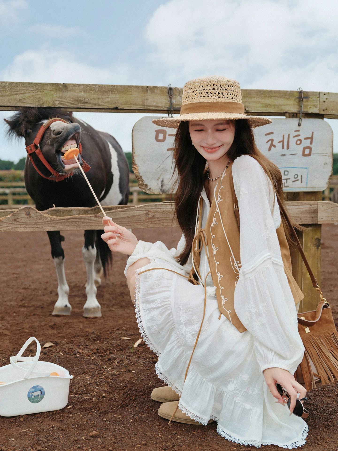 

n Sle Embroidered Vest Women's Faion Autumn V-ne Belted Top Layered Clothing Polyester Spandex Blend ort Length