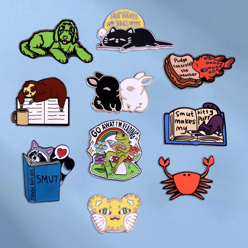 חדש אמייל סיכת קוואיי חתול כלב צפרדע ארנב נשיקה סיכת תלמיד בית הספר תיק תג תכשיטי מתנה אביזרים לחברים