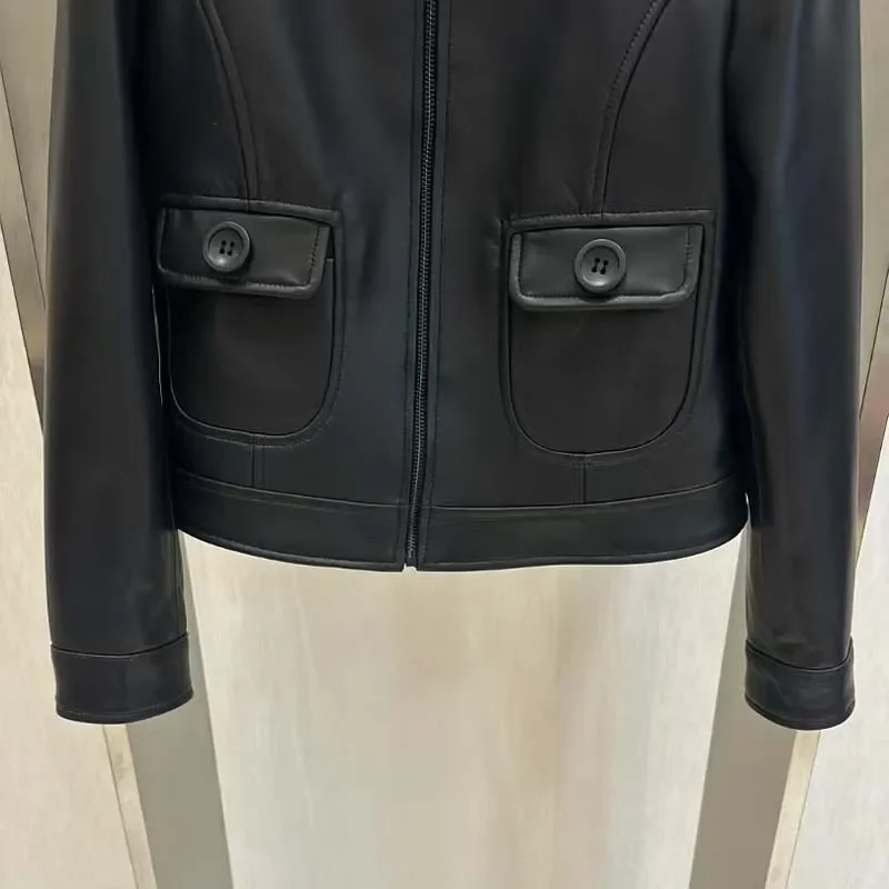 سترة من الجلد الطبيعي بياقة مقلوبة ملابس قصيرة الطول من جلد الغنم الناعم والحساس معطف نسائي للربيع والخريف