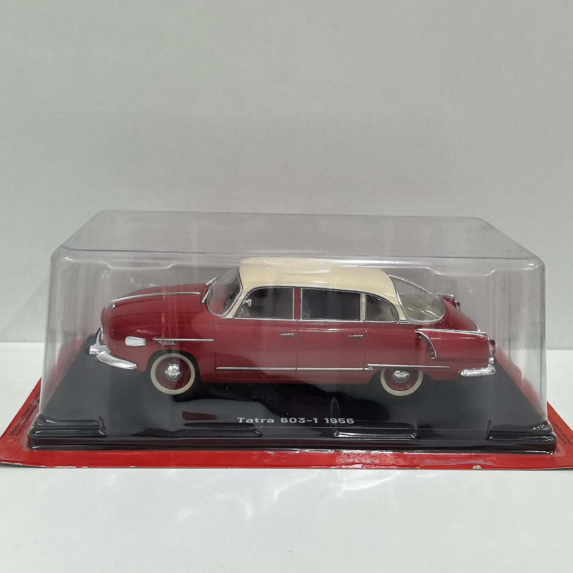 Diecast IXO 1/24 Scale TATRA 603-1 1956 T7 Alloy Car Model