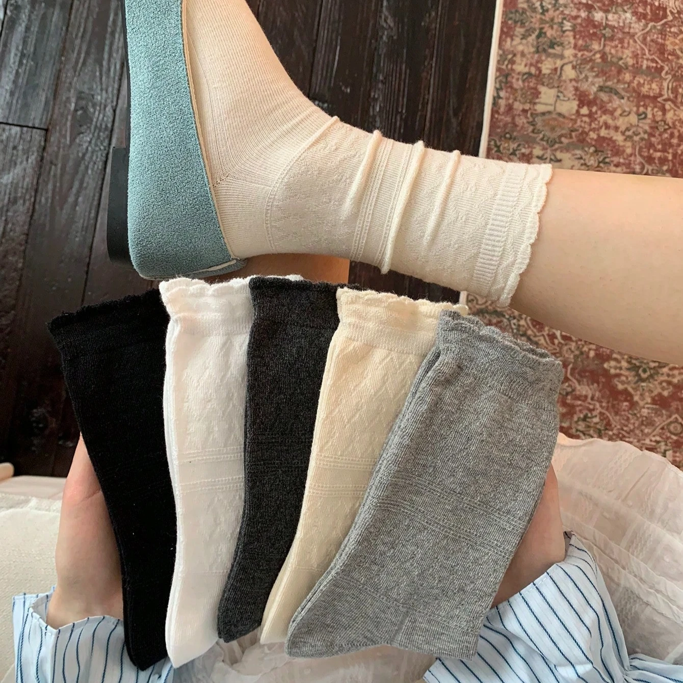 Damensocken aus Baumwolle, einfarbig, neue modische Damen-Crew-Socken, lässig, schlicht, koreanischer Stil, lange Socken für Mädchen, für den Alltag