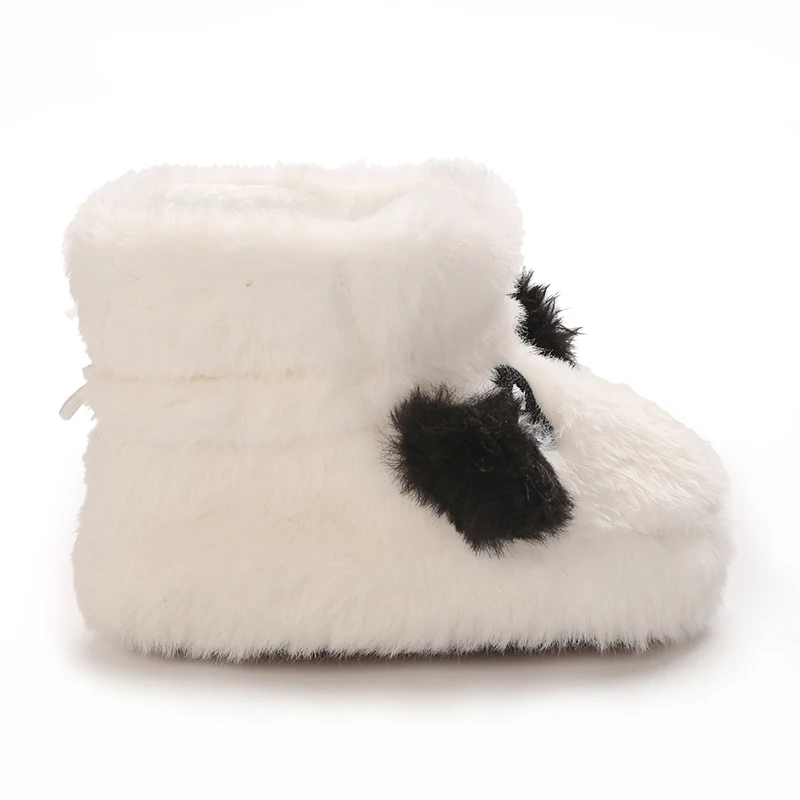 Warme Plüsch-Babyschuhe für den Winter, Mädchen-Fußbekleidung mit niedlichem Cartoon-Design, bequeme weiche Sohlen für Neugeborene von 0-18 Monaten. – Detail 12