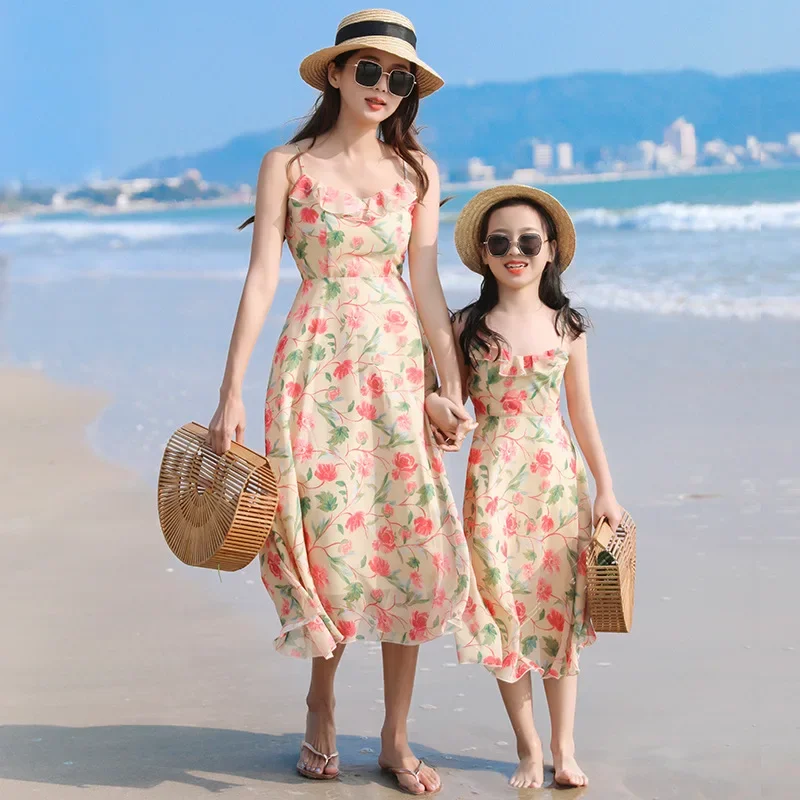 Vacation Look Mother and Daughter Floral Dresses Holiday Mom and Baby Girls Equal Beach Dress 2024 Summer Mama and Me Clothes