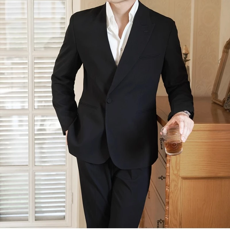 بدلة رجالية بسيطة موديل 2025 بدون ياقة طقم مكون من قطعتين (بنطلون سترة) مكتب العمل وحفلات التخرج وحفلات الزفاف والعريس
