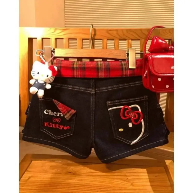 

New Cat Embroidered Spice Girl Denim Shorts Pants For Women New Summer Thin High-Waisted Butt A-line Hot Pants