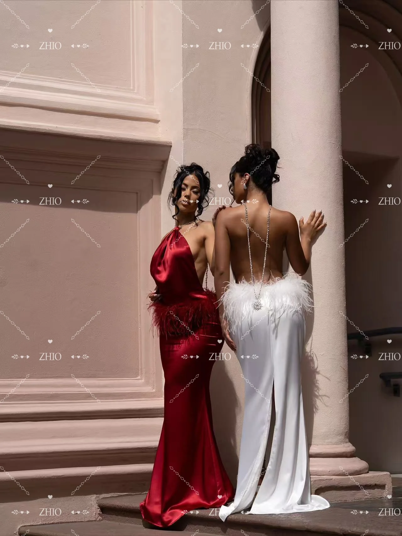 ZHIO 럭셔리 깃털 이브닝 드레스 홀터 오픈 백 머메이드 레드 새틴 축하 파티 프롬 가운 공식 행사 맞춤 제작