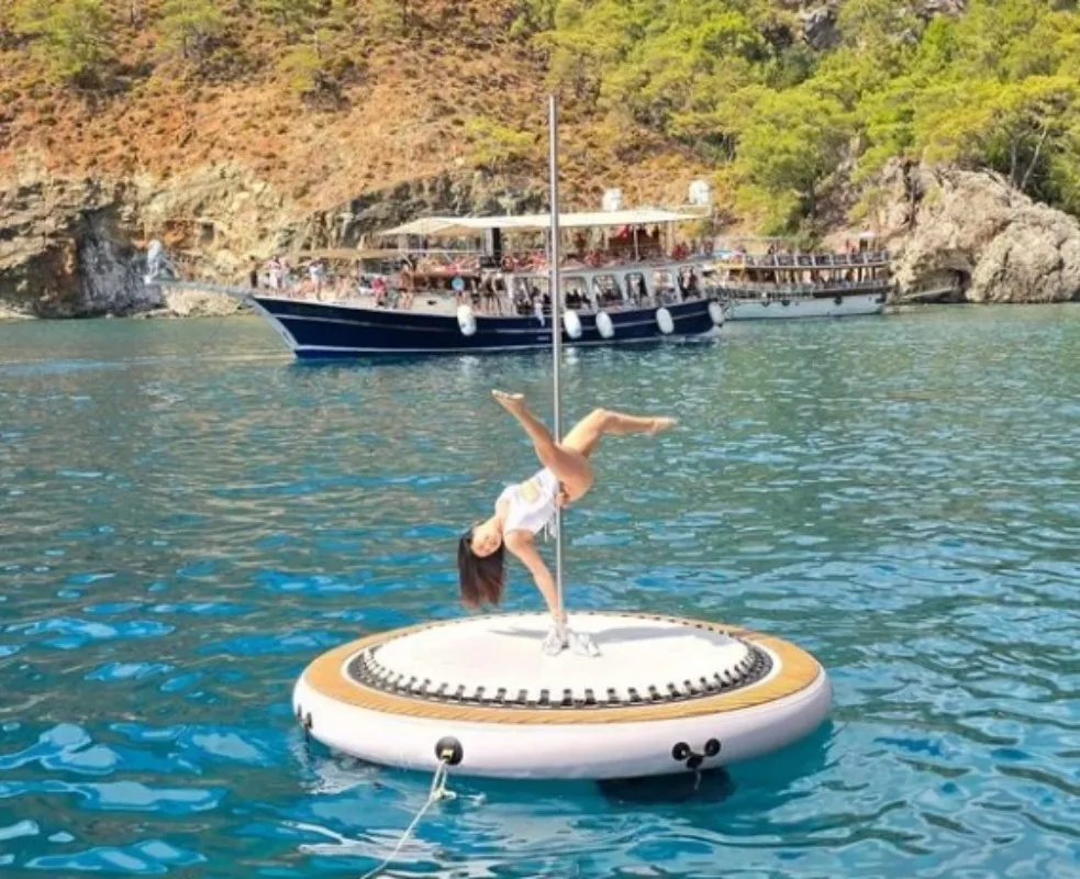 

【Best-selling】Inflatable Floating Water Platform With Dance Pole