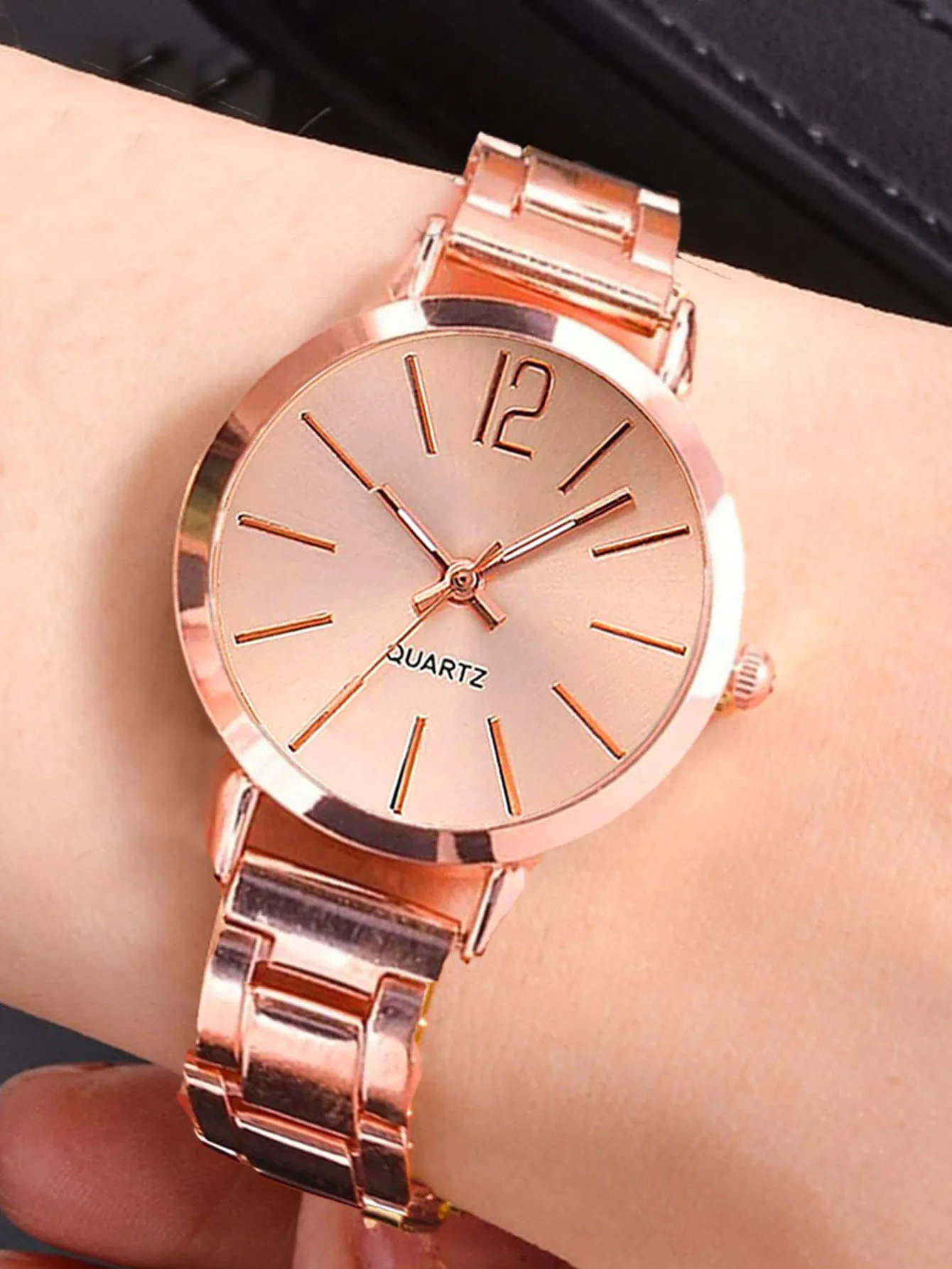 6PCS stylish compact alloy Rose Gold women's graduated quartz watch with diamond bracelet Necklace Earrings Ring jewelry set