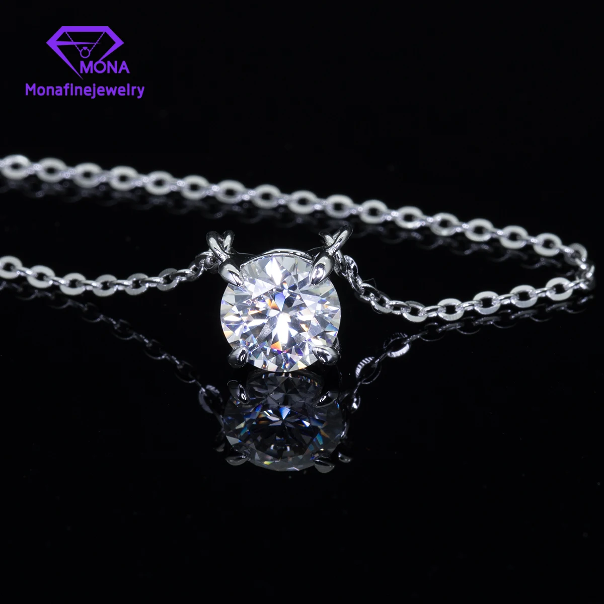 

Mona High Quality Customization 4 Prong Setting Round Cut DEF Color VVS Moissanite Silver Plated White Gold Pendant