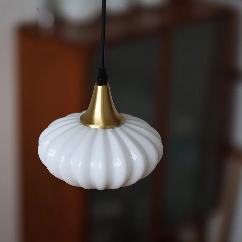 

Vintage white jade glass a few bedrooms by the living room bedside dining room homestay sink antique brass pendant light