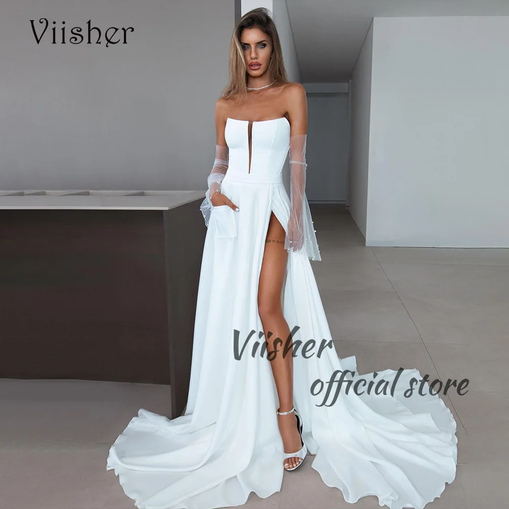 

Viisher White A Line Wedding Dresses with Slit Sexy Bohemain Wedding Bridal Gowns Strapless Beach Bride Dress with Pockets