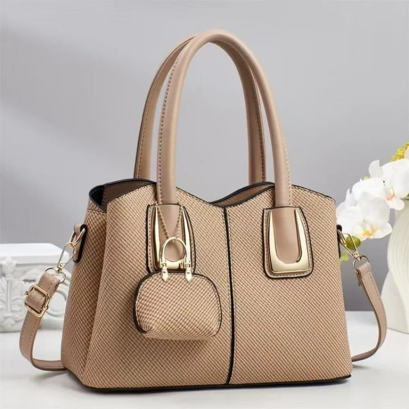 

Elegant Leather Women's Crossbody Bag High-End Luxury Brand Fashionable Classic Paris Designer Vintage Daily Commuter Bag​
