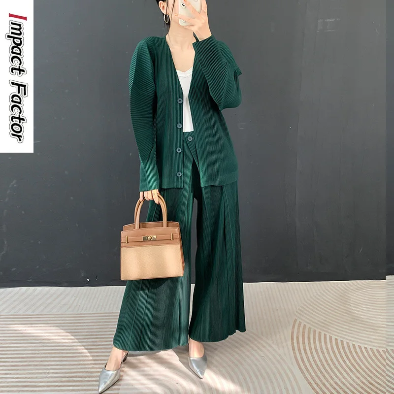 

2026 Spring and Autumn New Thick Material Big Toothpick Set Pleated Cardigan + Casual Straight Pants Two-piece Set Loose Women