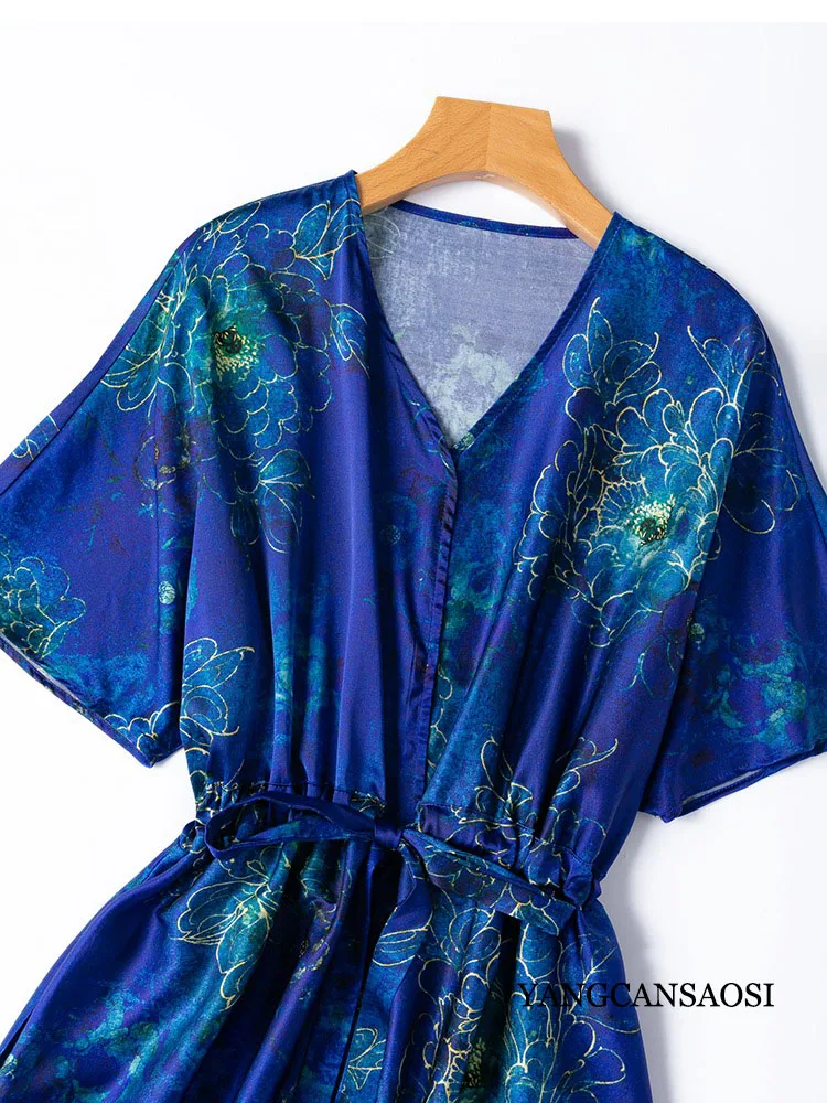 Blaue Pfingstrose, künstlerischer Charme, 93 % natürliche Maulbeerseide, elastischer Satin, V-Ausschnitt, Kordelzug, modisches, tailliertes Kleid für Damen