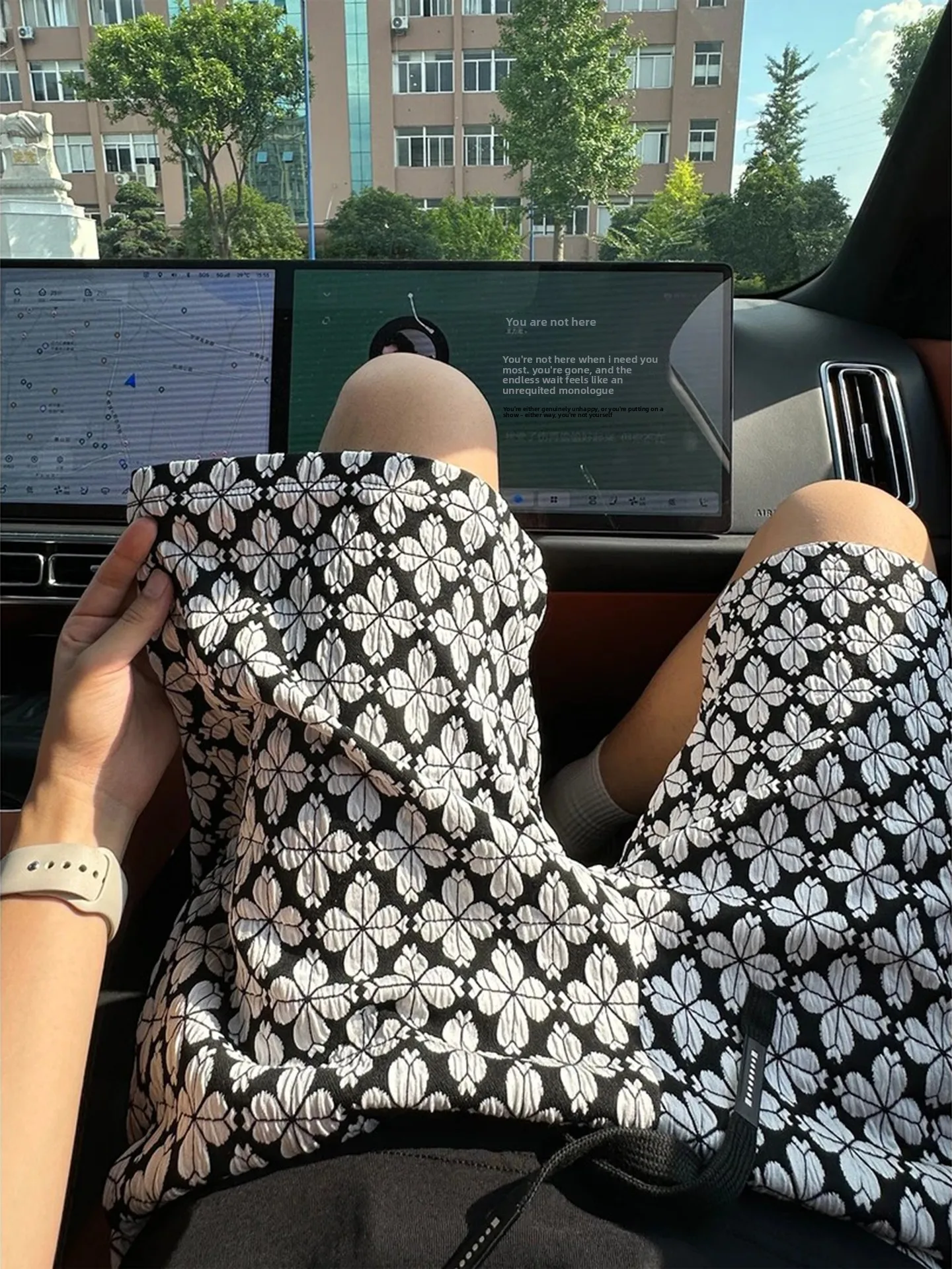 

Black White Floral Print Men's Short Pants Summer Trendy Design American Straight Leg Five-Point Casual Breathable Lightweight