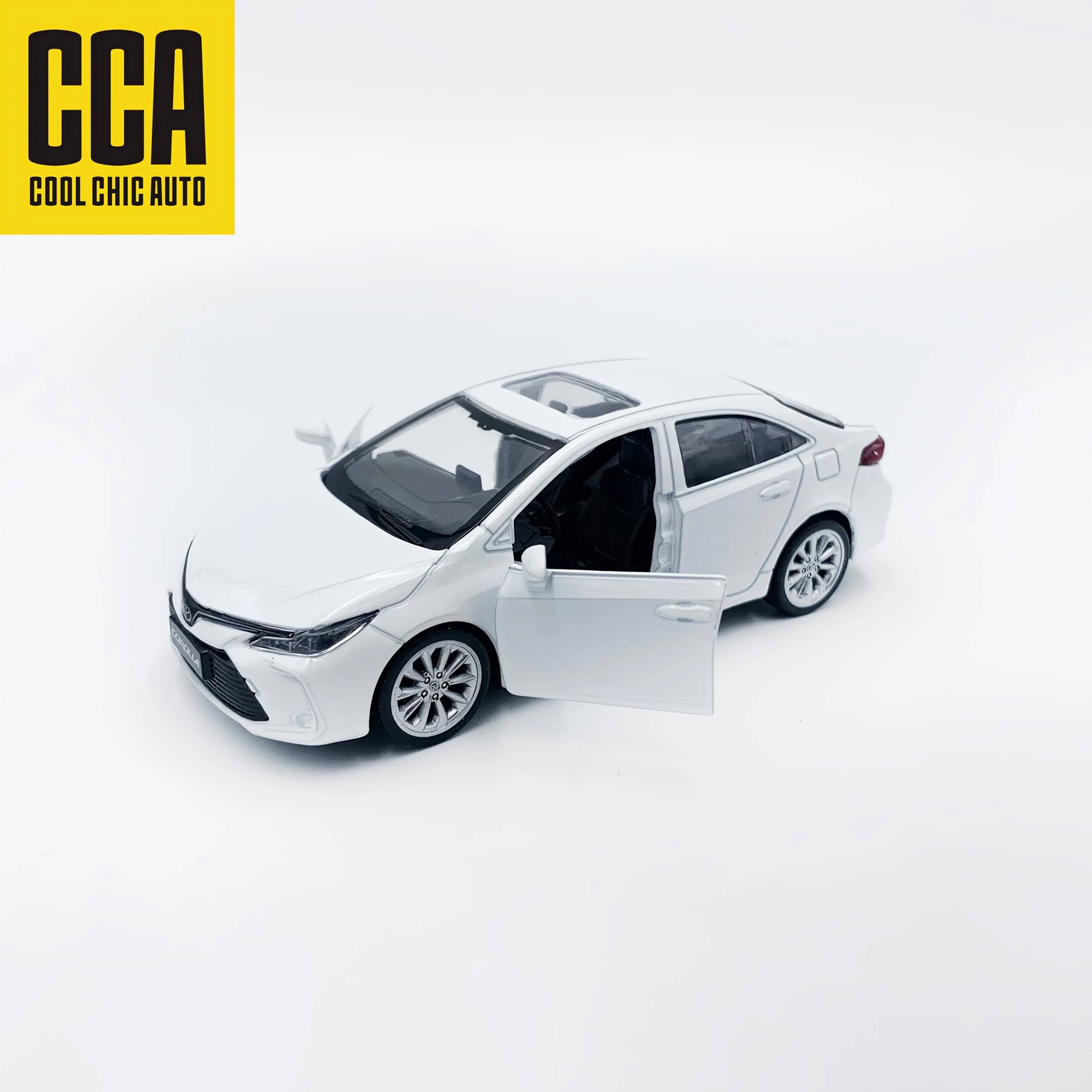 يمكن فتح باب نموذج سيارة من السبائك من سلسلة تويوتا يمكن لعب تغليف علبة الثقاب في راحة هدية لعبة الأطفال