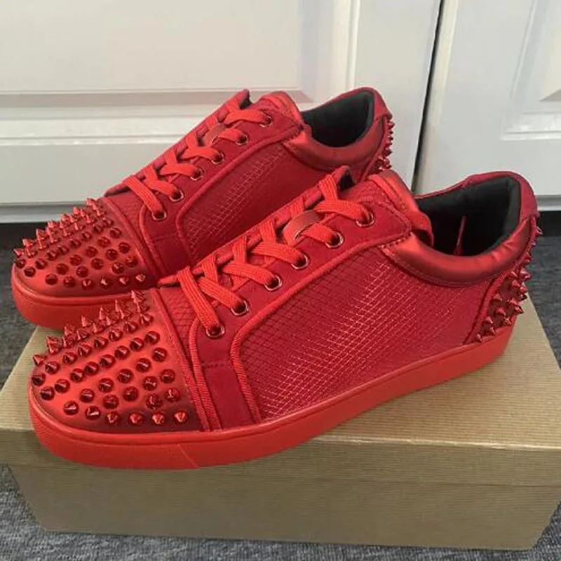 

Hot Man Fashion Red Rivet Studded Lace Up Low Top Flat Sneakers Male Round Toe Leisure Breathable Skate Shoes Drop Shipping