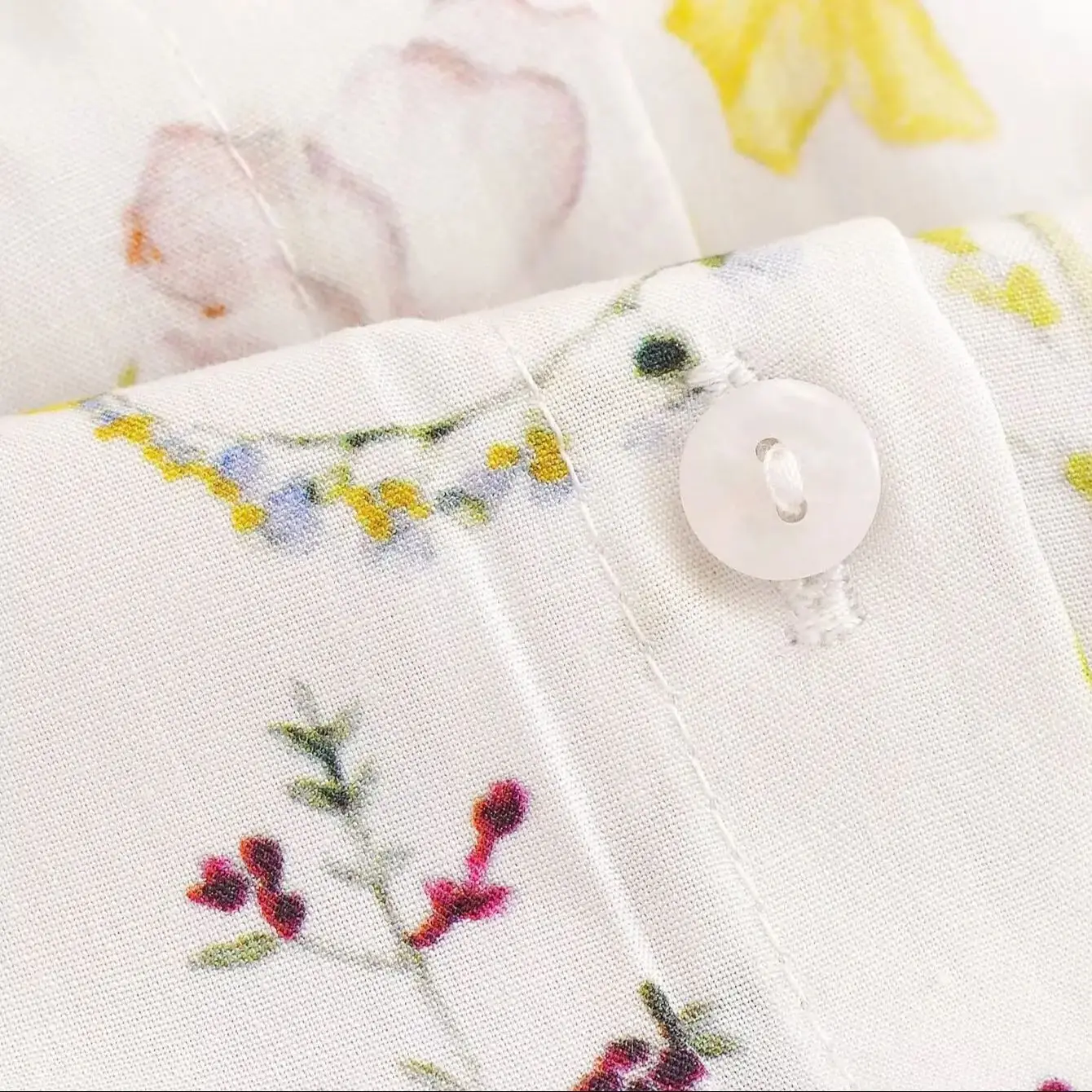 2024 BOHO Bianco Con Fiore Verde Bottoni monopetto Abito camicia lunga Donna Impiombato palla nappa Fessura Orlo Midi Robe Vacanza