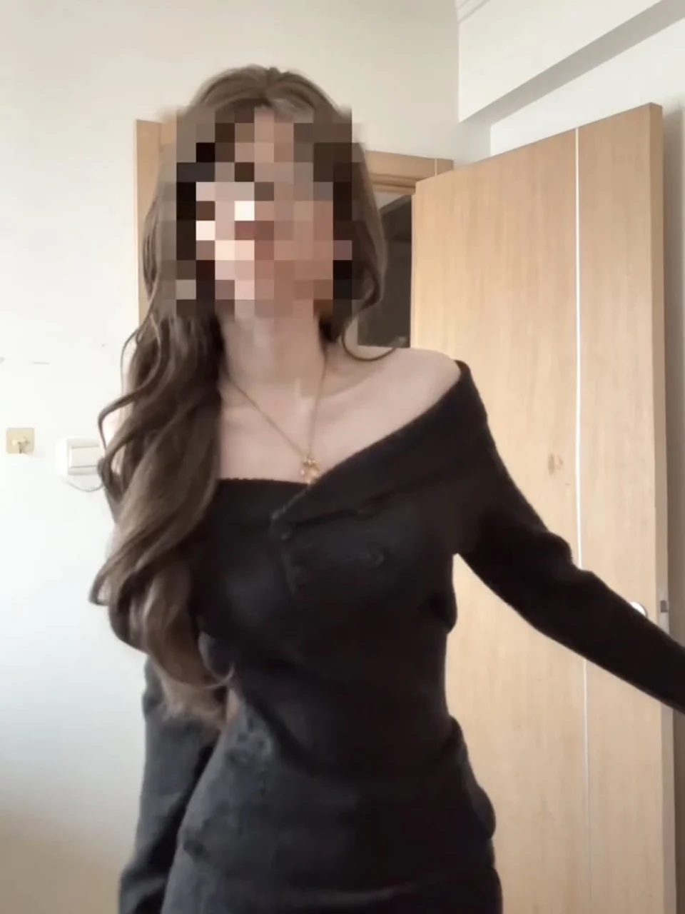 Ay tricoté une épaule pull femmes minceur Faionable vêtements intérieurs automne hiver Sle bouton détail Long Sve haut