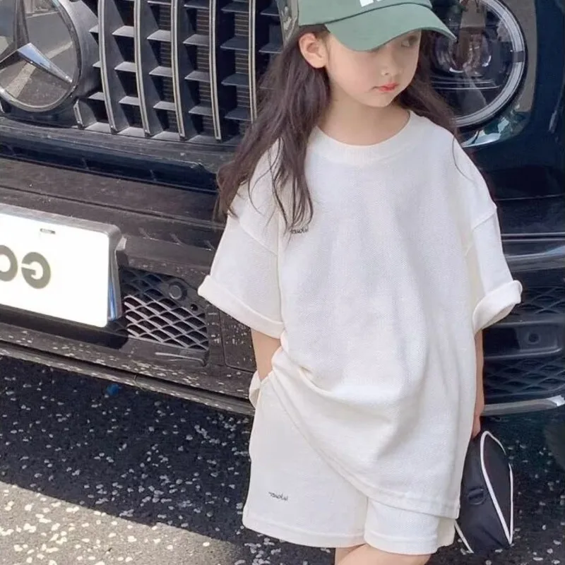 

Girl's Summer Outfit Set New Summer Children's Clothing Girl's Trendy And Fashionable Sports Short Sleeved Shorts Two-piece Set