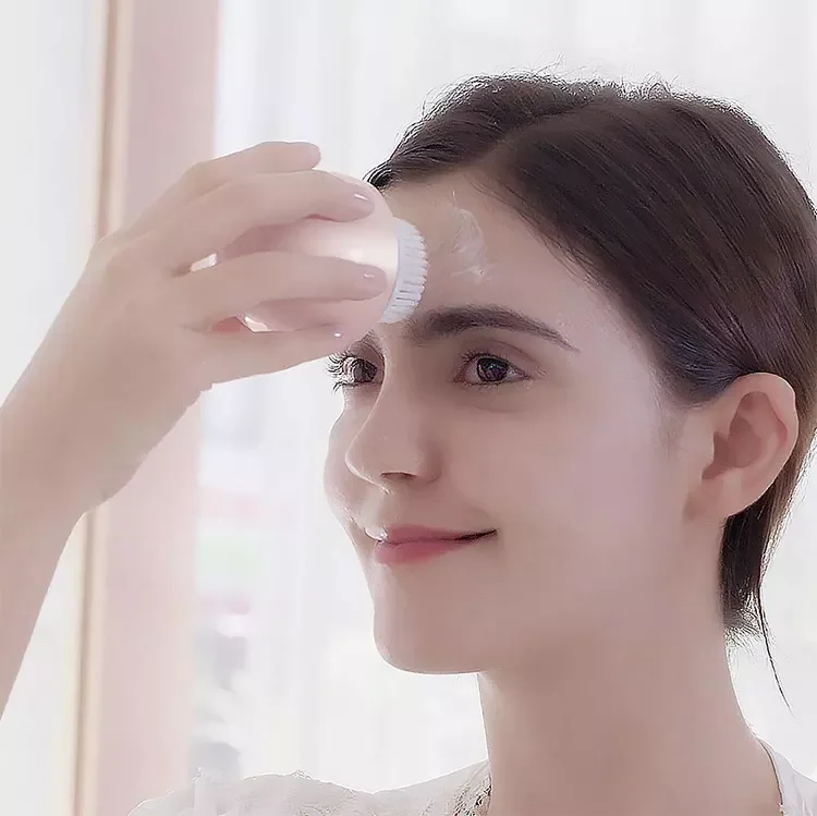 Electric Facial Cleansing Brush Private Label Cleaning Face Spin Cleanser Brush 2022 Christmas Gift Rechargeable