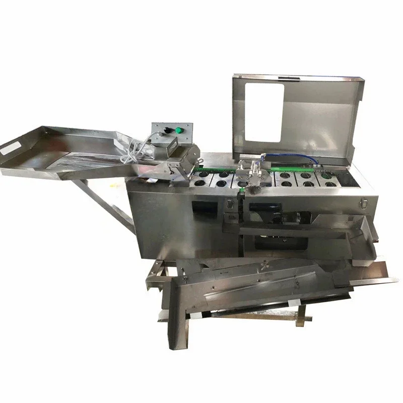 Industrial automatic and high-efficiency egg cracking machine Favorable egg yolk separator