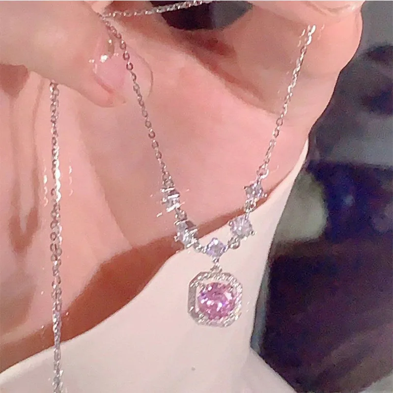 

Light Luxury Pink Diamond Square Diamond Necklace, Feminine Temperament, High-end Feeling, Exquisite Fashion, Collarbone Chain