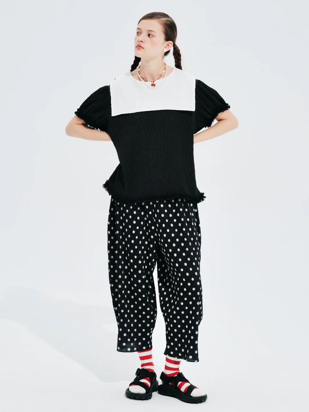 IMAKOKONI original design short-sleeved black round neck pullover pleated lace stitching shirt for women 244675