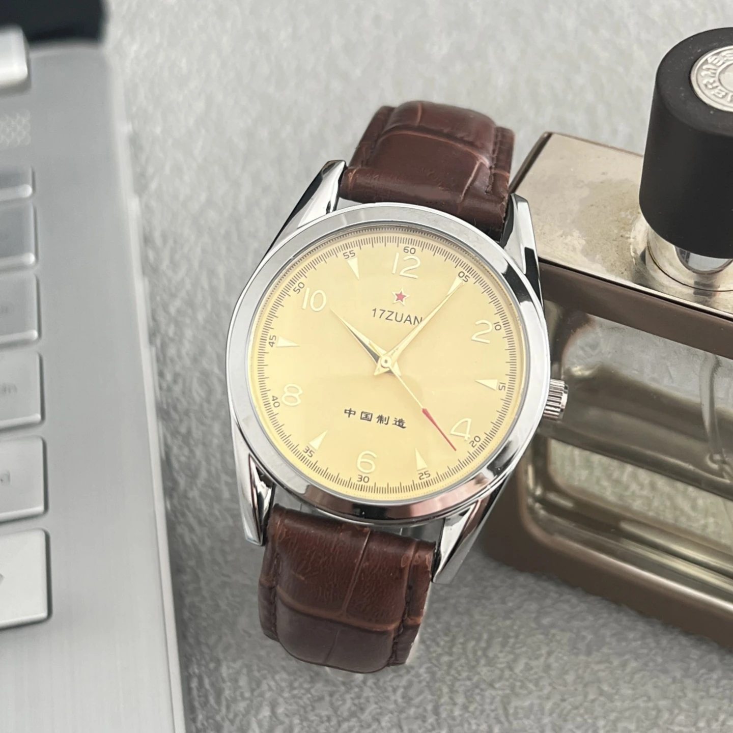 

1990s Antique Movement Watch with 7120 Manual Mechanical Movement 39mm Diameter 9mm Thickness 30 Meters Waterproof