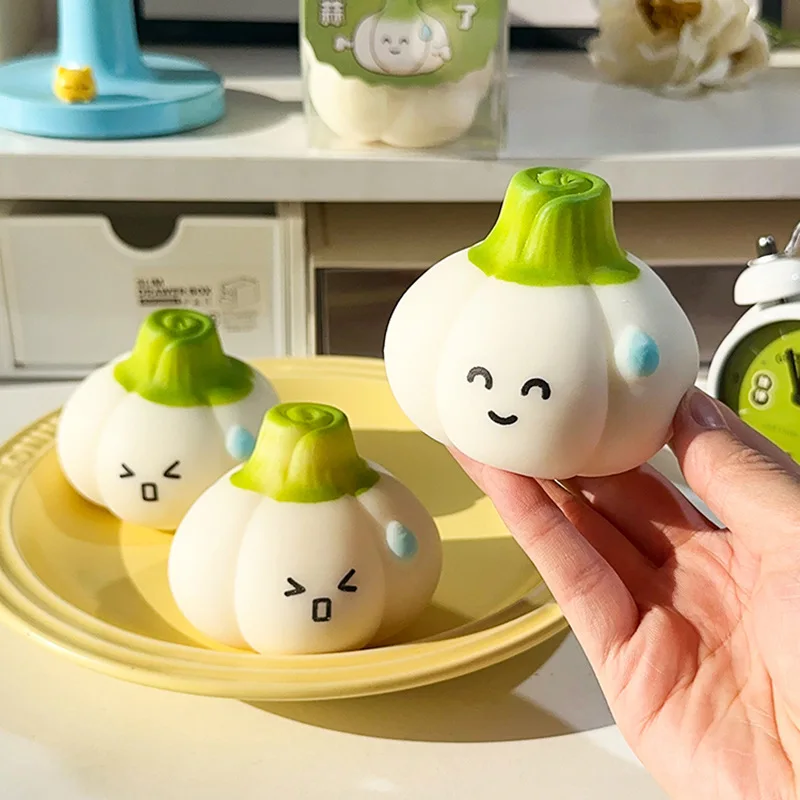 Simulation Cute Garlic Squeeze Toys Creative Pinch Decompression Vent Ball Slow Rebound Stress Reliever Artifacts Children Gift