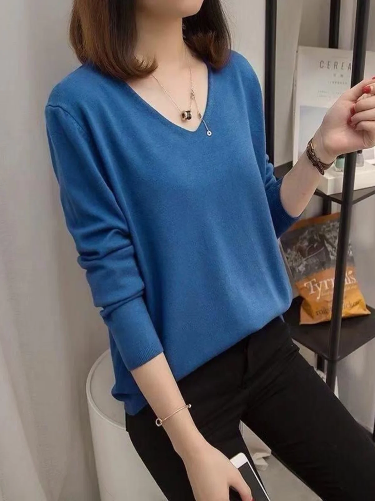 plus Size Women's Knitted Base Shirt Autumn Winter Loose Fit Fashionable Versatile Sweater Korean Style V-Neck Long Sleeve Top