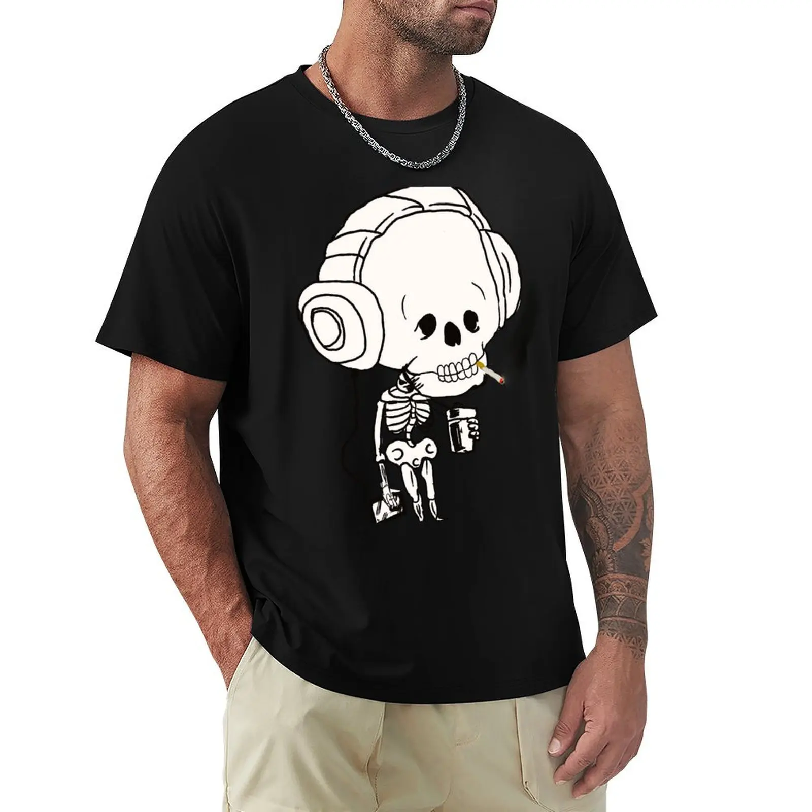 

Skeleton smoking his way past an early grave T-Shirt Lightweight Gym Training T-Shirt