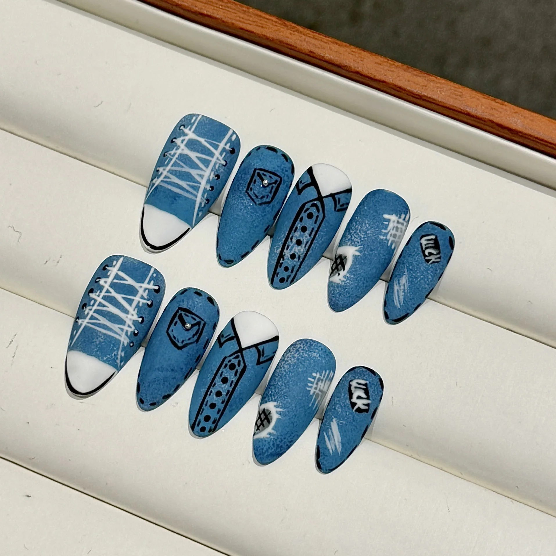 

10pcs Handmade Blue Almond Fake Nail Tips Hand-painted Canvas Shoes Designs Press On Nails French Style Creative False Nails