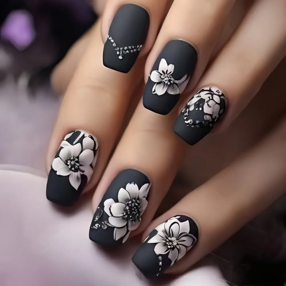 24 pz/set Unghie finte medio lunghe per le donne Primavera estate fiori farfalla ape design faux ongles consigli premere su unghie finte art